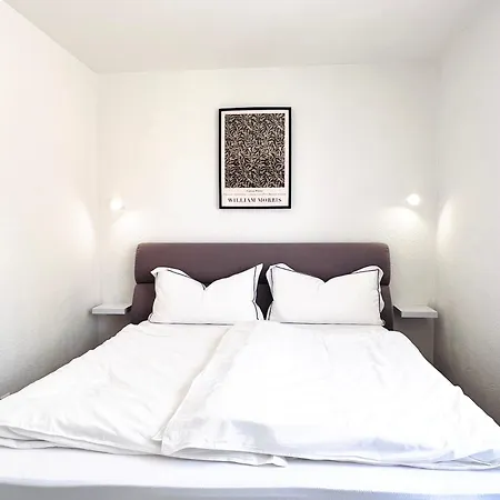 Holiday home Privates Mit Pool & Whirlpool Zentral In *