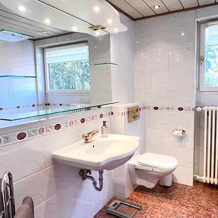 Prázdninový dům Privates Mit Pool & Whirlpool In *