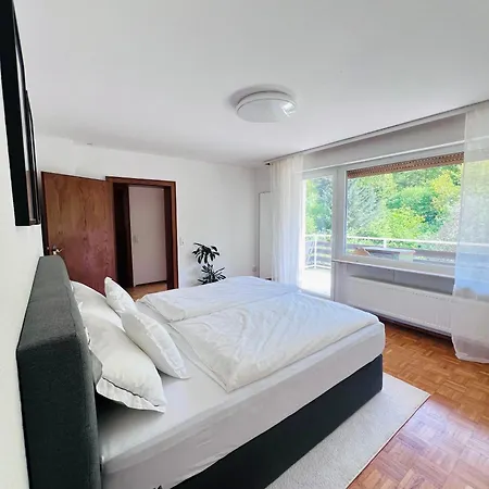 Holiday home Privates Mit Pool & Whirlpool Zentral In
