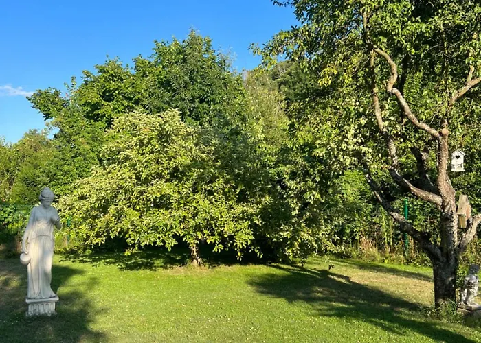 Privates Mit Pool & Whirlpool In *