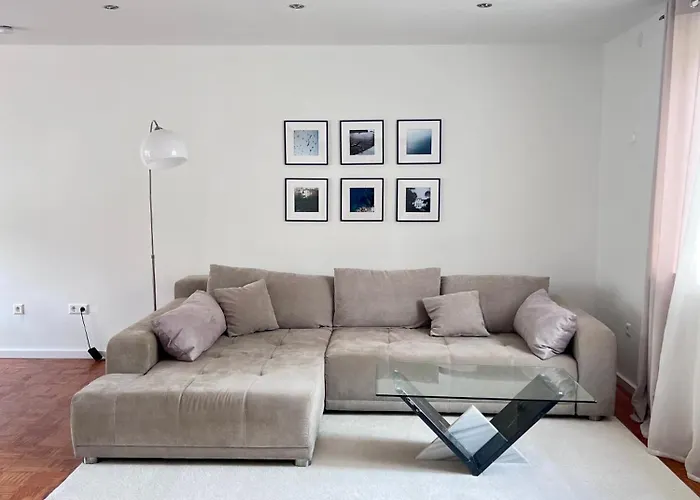 Privates Mit Pool & Whirlpool In Feriehus